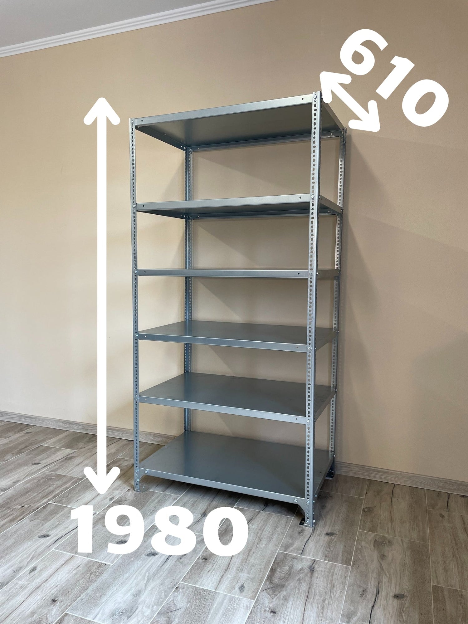 1,98m magas - 610mm széles